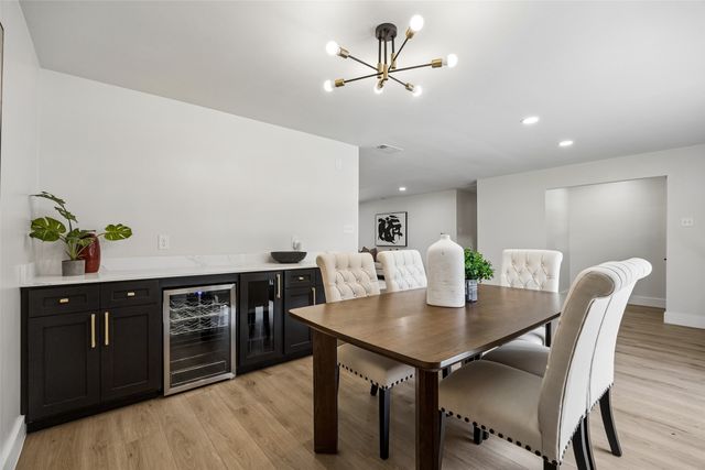 6225 N Jim Miller Road, Dallas, TX 75228