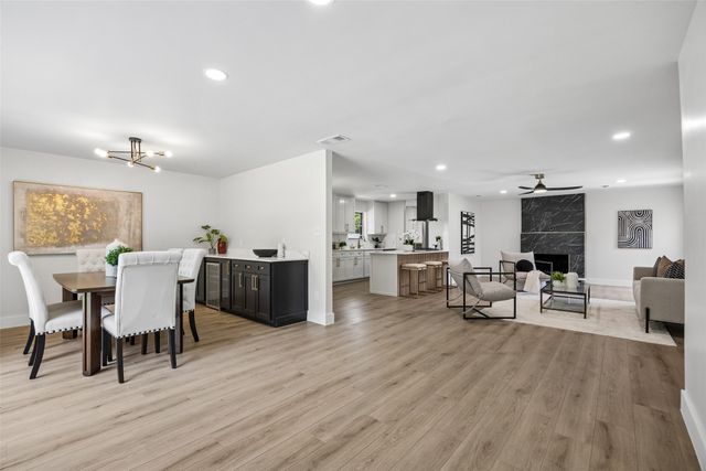 6225 N Jim Miller Road, Dallas, TX 75228