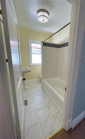 880 4th St, Beaver, PA 15009