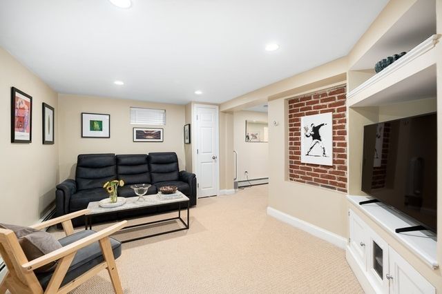 7 Clifton Avenue, Beverly, MA 01915