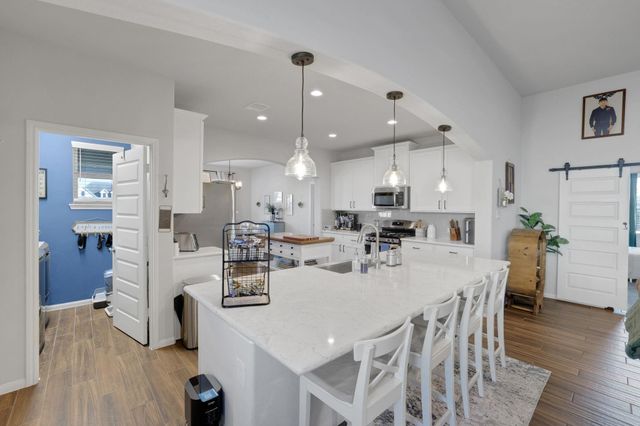 11706 Champions Gate Drive, Mont Belvieu, TX 77535