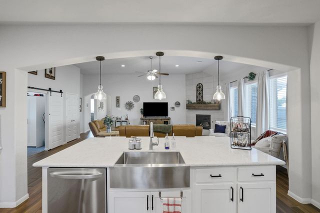 11706 Champions Gate Drive, Mont Belvieu, TX 77535