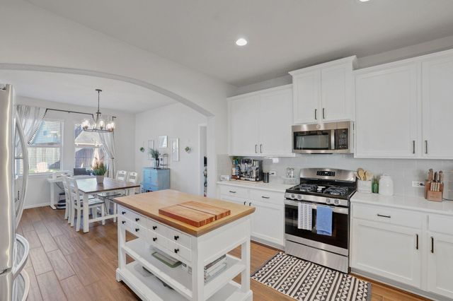 11706 Champions Gate Drive, Mont Belvieu, TX 77535