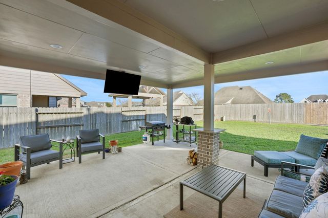 11706 Champions Gate Drive, Mont Belvieu, TX 77535