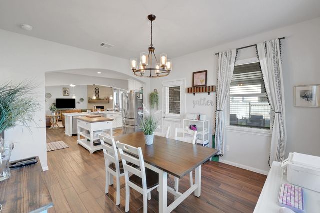 11706 Champions Gate Drive, Mont Belvieu, TX 77535