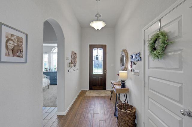 11706 Champions Gate Drive, Mont Belvieu, TX 77535