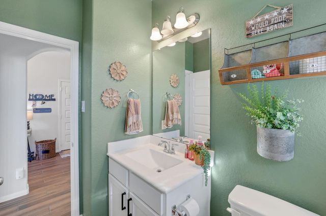 11706 Champions Gate Drive, Mont Belvieu, TX 77535