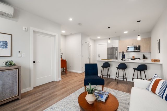 10 Somerset 309U, Winthrop, MA 02152