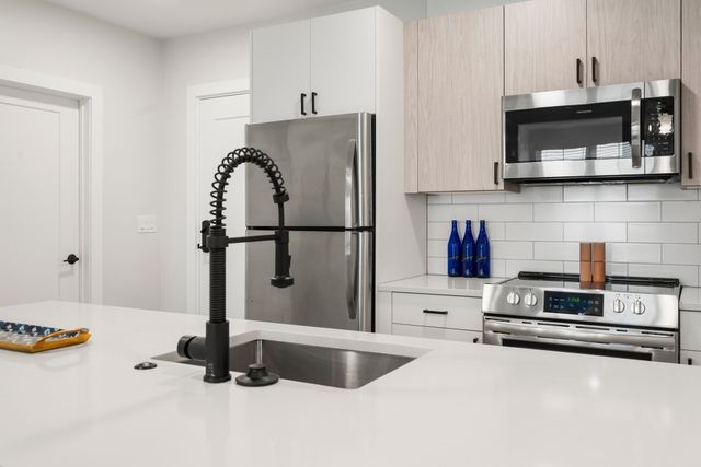 10 Somerset 309U, Winthrop, MA 02152