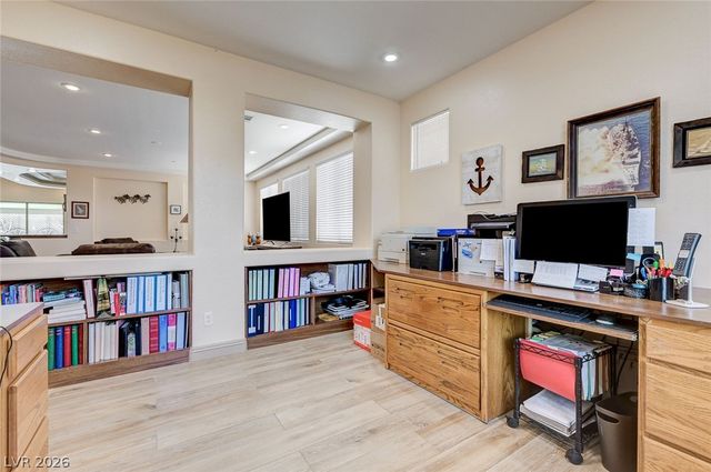 10093 Golden Bluff Avenue, Las Vegas, NV 89148
