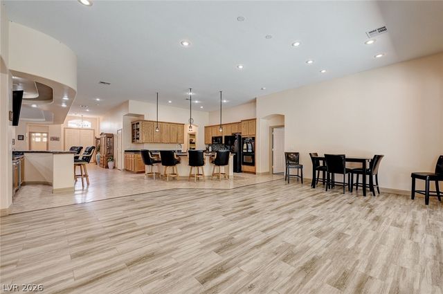 10093 Golden Bluff Avenue, Las Vegas, NV 89148