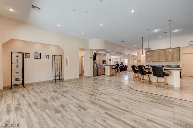 10093 Golden Bluff Avenue, Las Vegas, NV 89148
