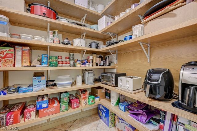10093 Golden Bluff Avenue, Las Vegas, NV 89148