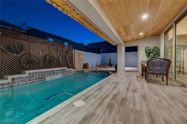 10093 Golden Bluff Avenue, Las Vegas, NV 89148