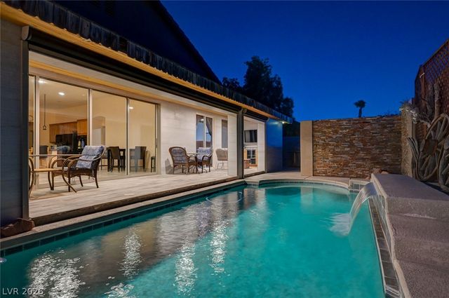 10093 Golden Bluff Avenue, Las Vegas, NV 89148