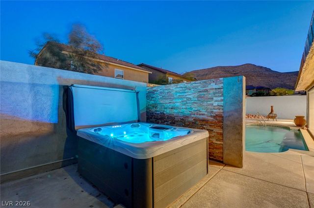 10093 Golden Bluff Avenue, Las Vegas, NV 89148
