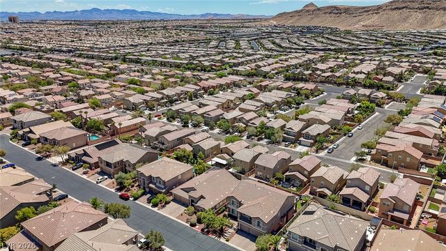 10093 Golden Bluff Avenue, Las Vegas, NV 89148