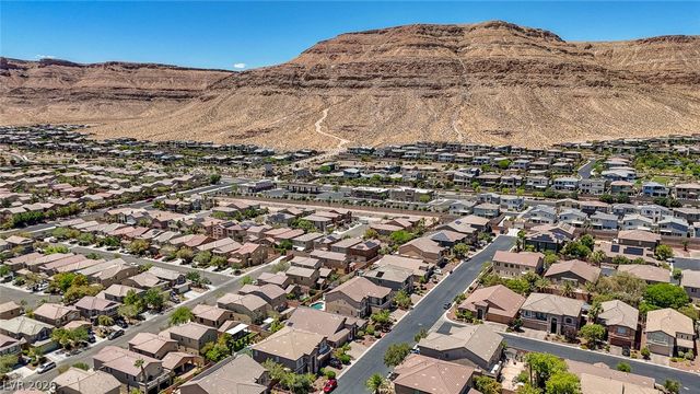 10093 Golden Bluff Avenue, Las Vegas, NV 89148