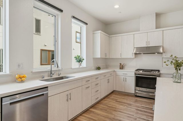 7906 Regional Cmn, Dublin, CA 94568