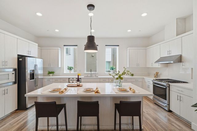 7906 Regional Cmn, Dublin, CA 94568