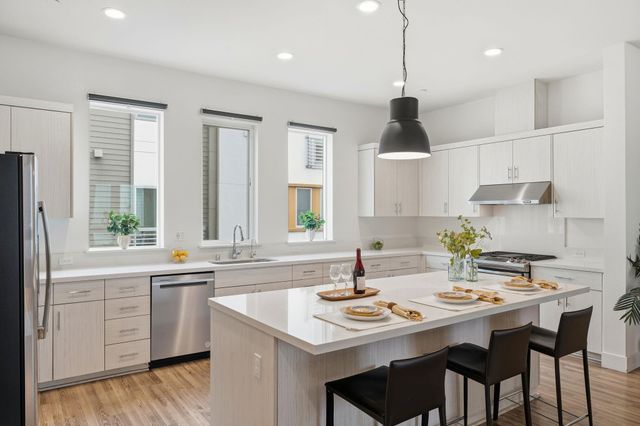 7906 Regional Cmn, Dublin, CA 94568