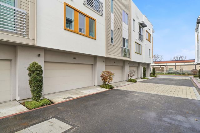 7906 Regional Cmn, Dublin, CA 94568