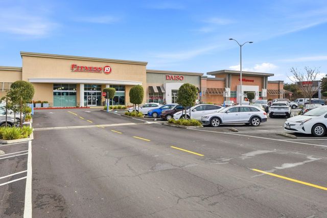 7906 Regional Cmn, Dublin, CA 94568