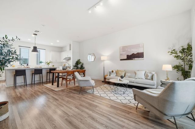 7906 Regional Cmn, Dublin, CA 94568