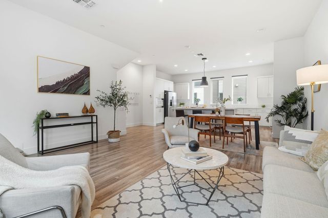 7906 Regional Cmn, Dublin, CA 94568