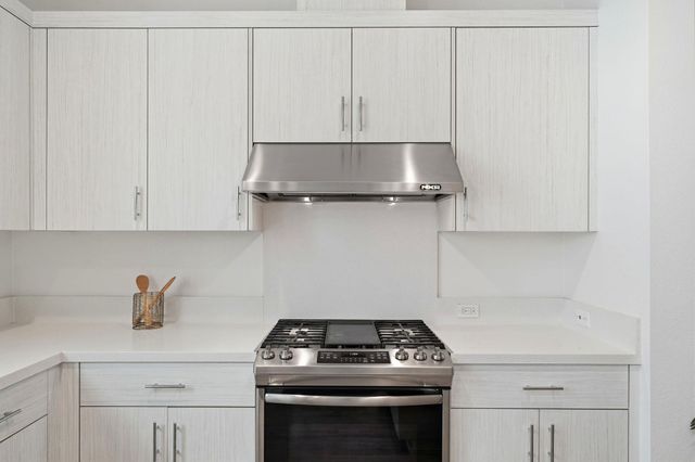 7906 Regional Cmn, Dublin, CA 94568