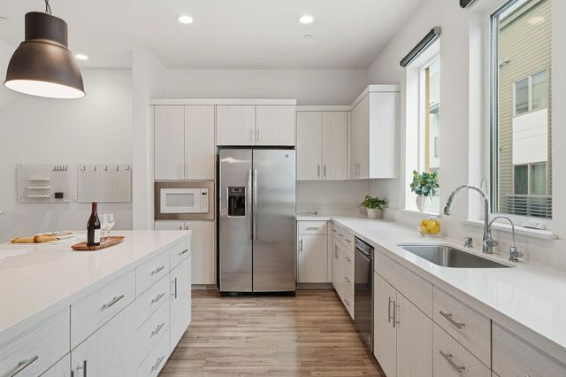 7906 Regional Cmn, Dublin, CA 94568