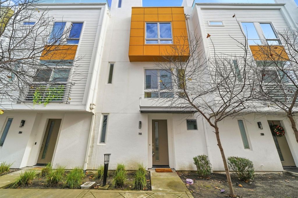 7906 Regional Cmn, Dublin, CA 94568