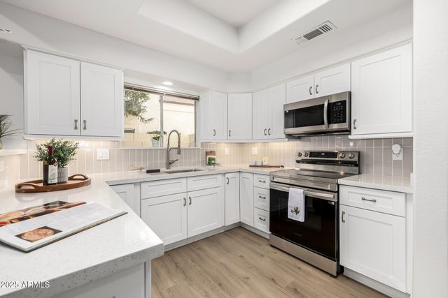 8829 S 51ST Street 3, Phoenix, AZ 85044