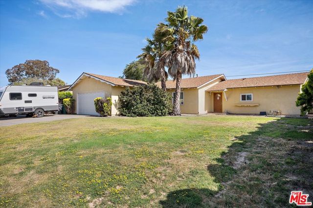 824 Stansbury Drive, Santa Maria, CA 93455