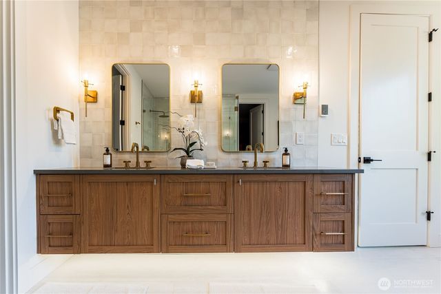 11419 109th Avenue NE, Kirkland, WA 98033