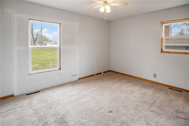 1703 E 4th Street, Trenton, MO 64683