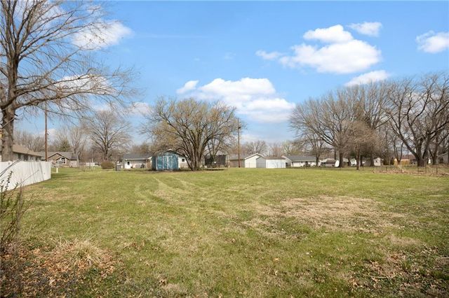 1703 E 4th Street, Trenton, MO 64683