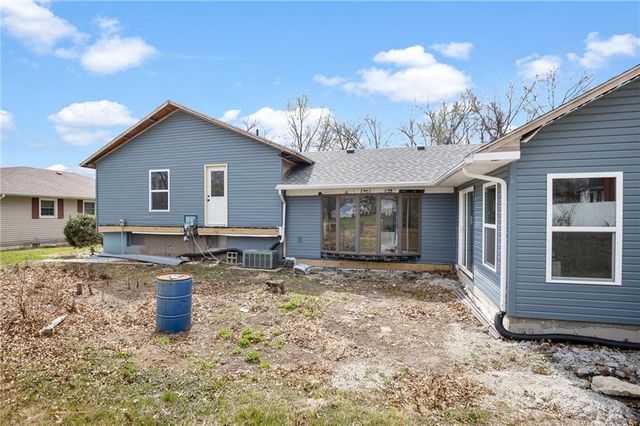 1703 E 4th Street, Trenton, MO 64683