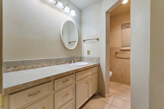 5725 75th Street, Lubbock, TX 79424