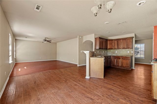 11723 E Creek Lane, Farmington, AR 72730