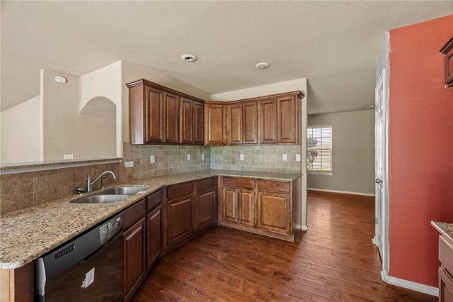 11723 E Creek Lane, Farmington, AR 72730