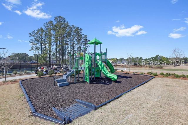 209 Foxbriar Ct, Hardeeville, SC 29927