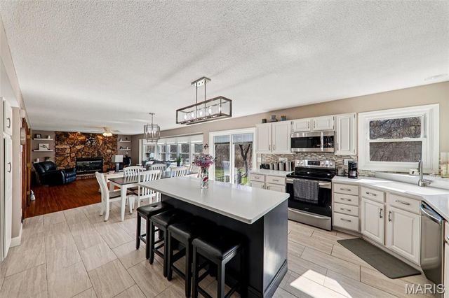 10 White Birch Lane, Collinsville, IL 62234