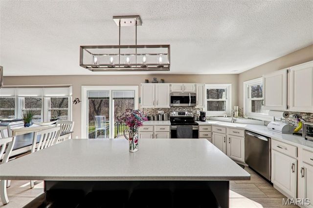 10 White Birch Lane, Collinsville, IL 62234