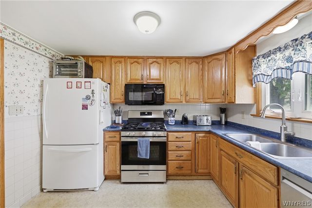 6158 Broadway Street, Lancaster, NY 14086
