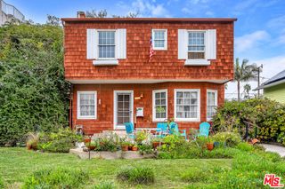 713 S Broadway, Redondo Beach, CA 90277