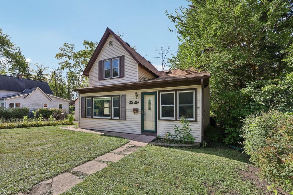 2229 Oak Hill Place, North Saint Paul, MN 55109 — exterior