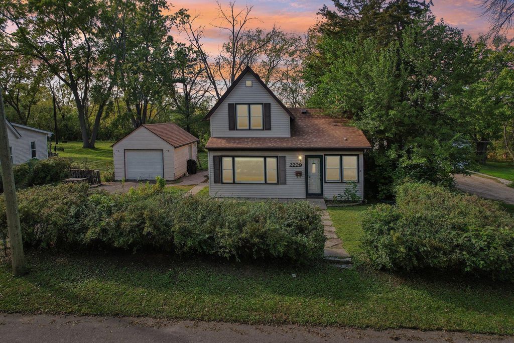 2229 Oak Hill Place, North Saint Paul, MN 55109 — photo 2