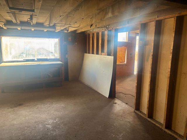 18 Central Avenue, Norwich, CT 06360