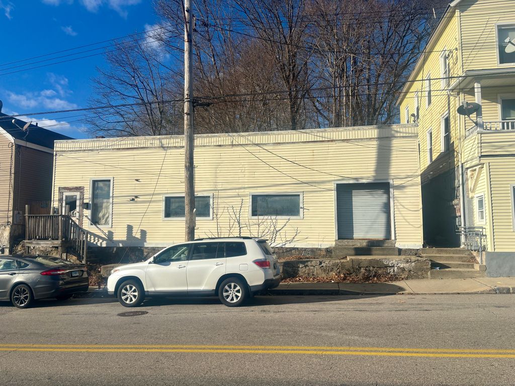 18 Central Avenue, Norwich, CT 06360